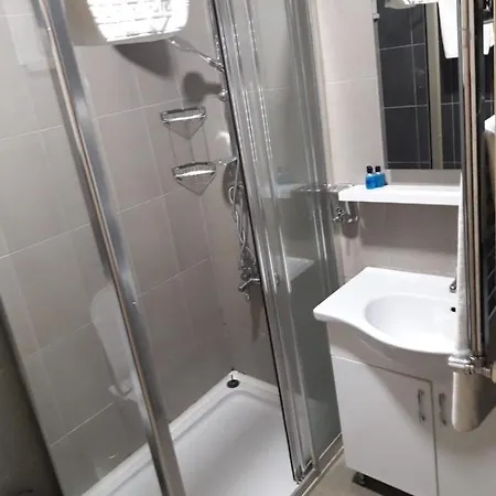 Almondhill Aparts Lägenhetshotell *