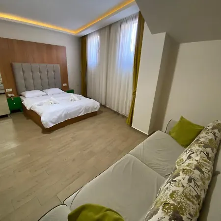 Aparthotel Almondhill Aparts *